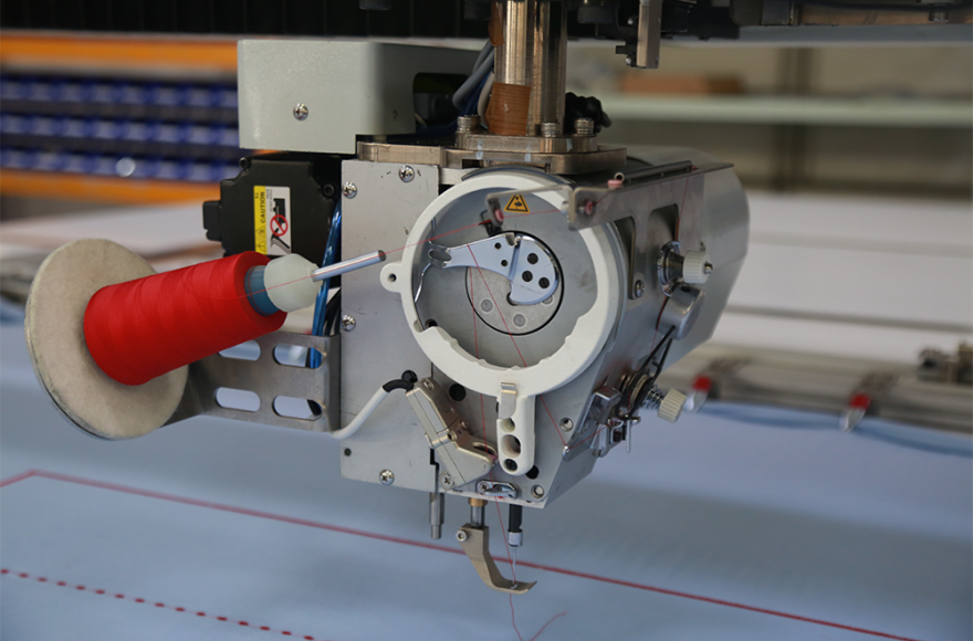 富怡旋轉(zhuǎn)機(jī)頭全自動(dòng)縫紉機(jī)(曲折縫)