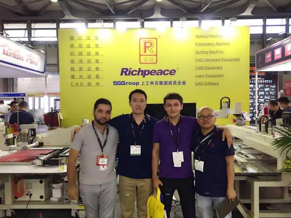 皮革機收獲無數(shù)關(guān)注 皮革機收獲無數(shù)關(guān)注