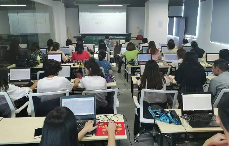 富怡服裝/繡花CAD/CAM技術(shù)培訓(xùn) 富怡服裝/繡花CAD/CAM技術(shù)培訓(xùn)現(xiàn)場(chǎng)2.jpg