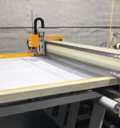 部分醫用床墊保護墊/枕頭套的絎縫、裁切一體機